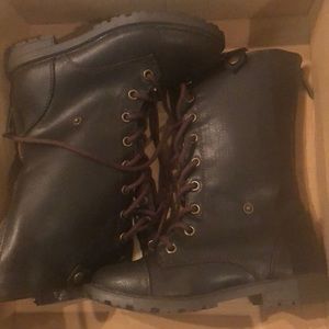Girls boots